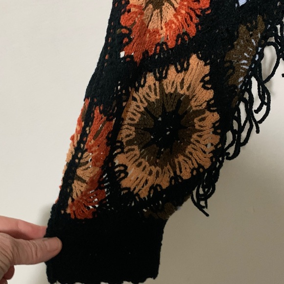 Handmade Granny Square Boho Fringed Crop top - Picture 4 of 9